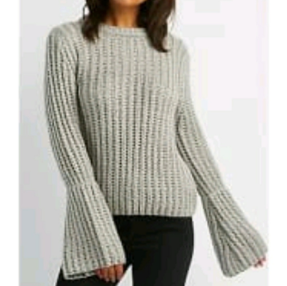 Unique Bell armed sweater